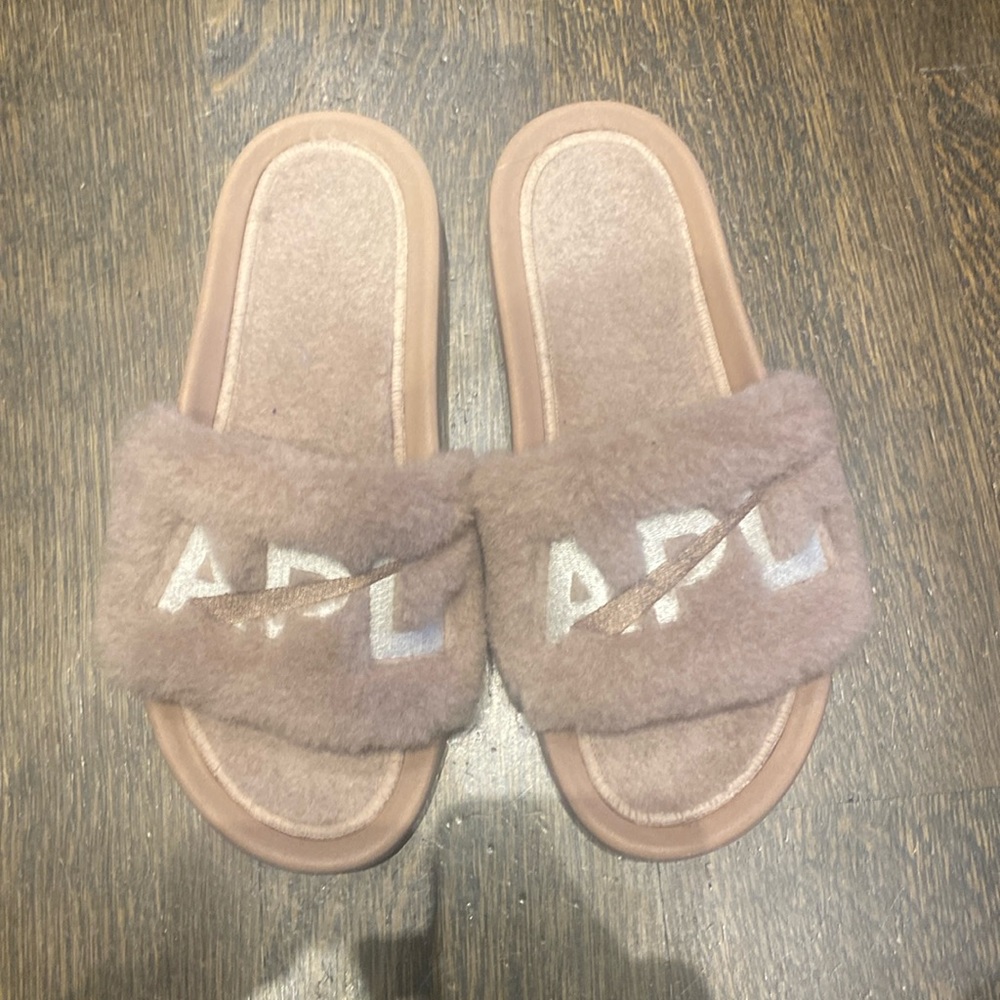APL faux fur slides. Worn 2x!
